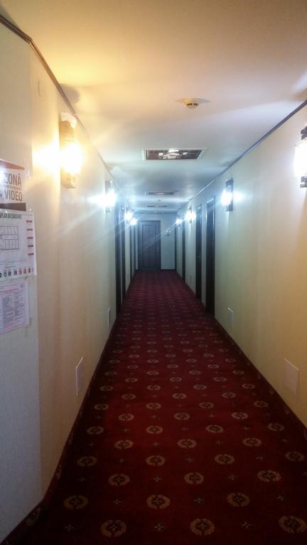Motel DHS Deva Buitenkant foto